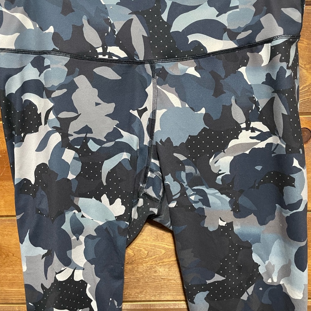 Old Navy Blue and Gray Camouflage Leggings